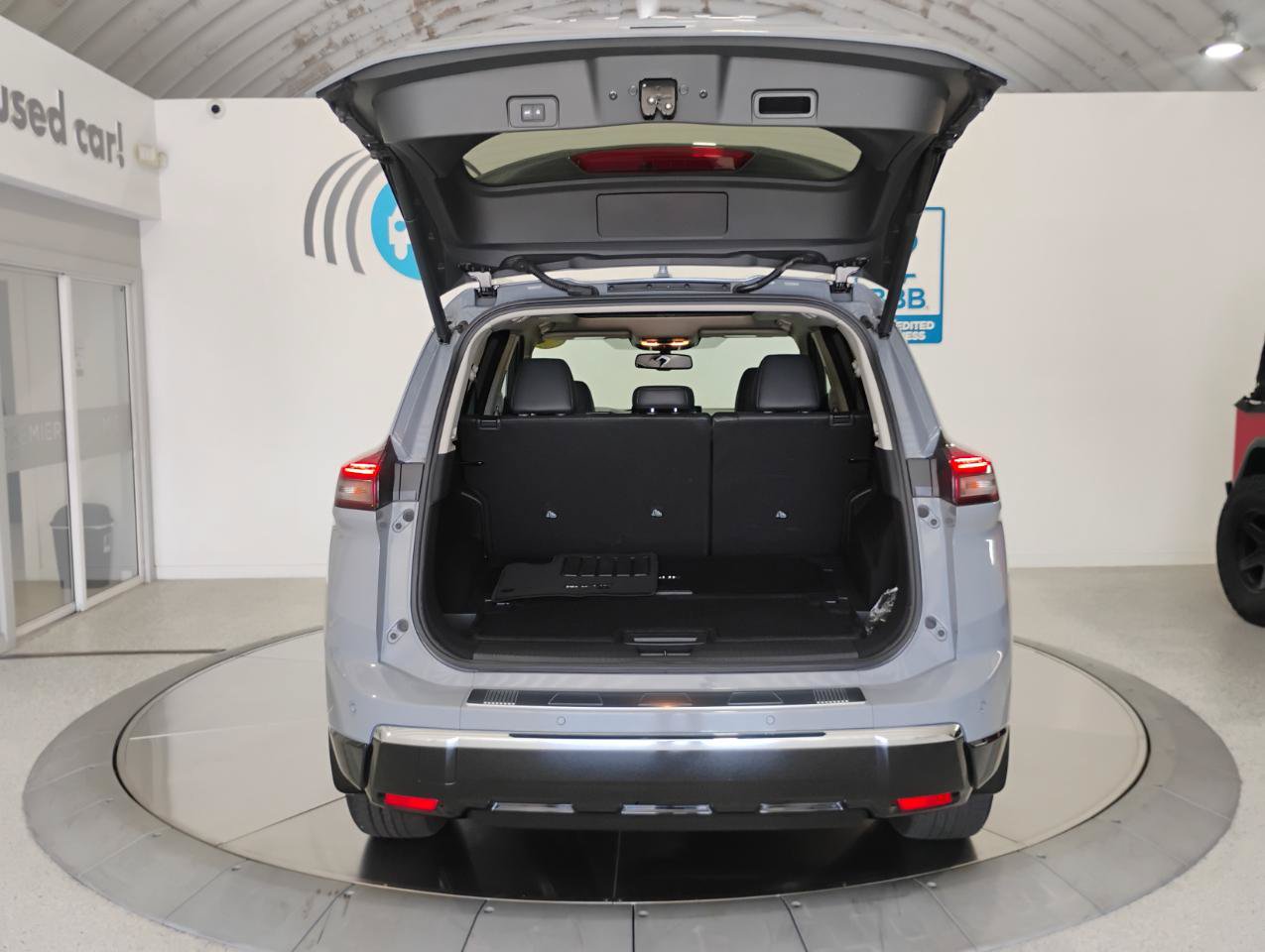 Used 2024 Nissan Rogue Platinum w/ Platinum Premium Package FWD image 10