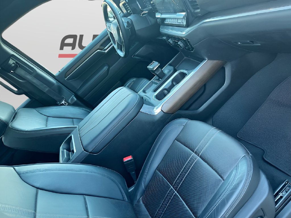 Used 2024 Chevrolet Silverado 1500 High Country AWD/4WD image 29