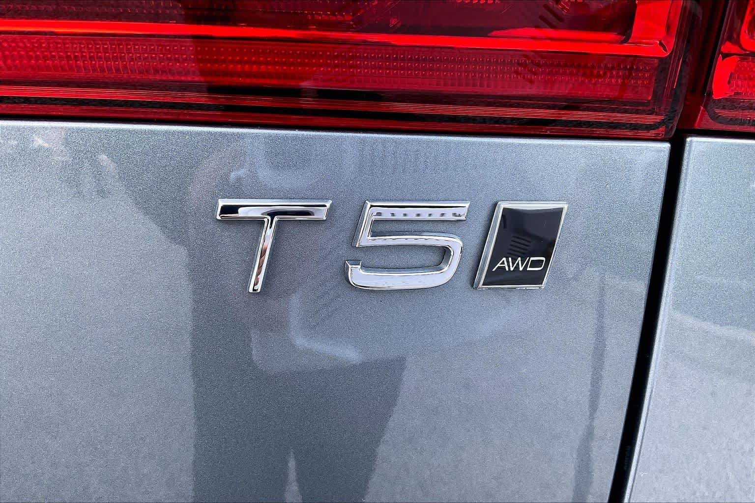 Used 2021 Volvo XC60 T5 Inscription w/ Protection Package AWD/4WD image 9
