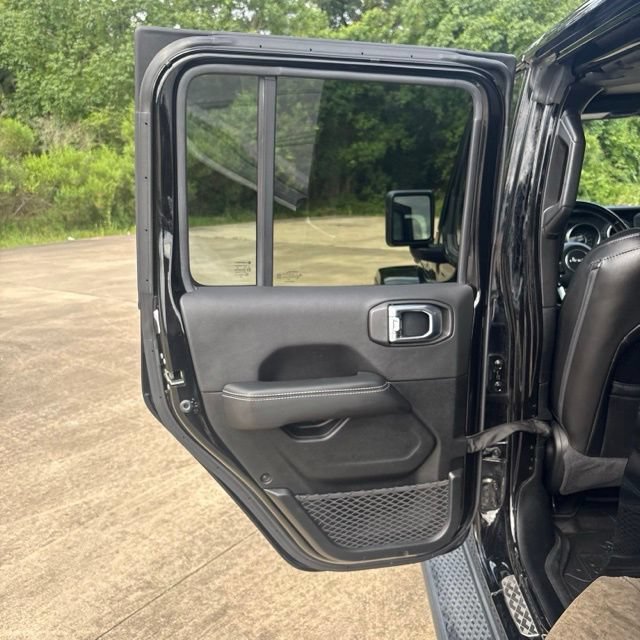 Used 2020 Jeep Gladiator Overland AWD/4WD image 23