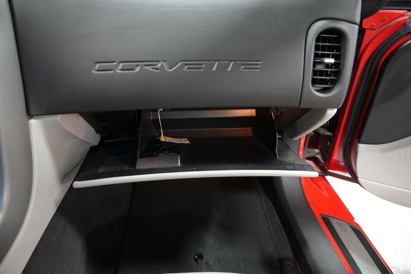 Used 2007 Chevrolet Corvette Coupe w/ Preferred Equipment Group RWD image 28