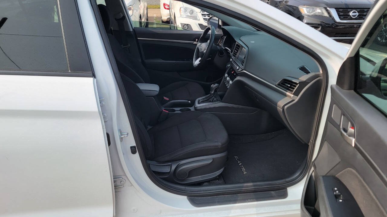 Used 2020 Hyundai Elantra Value Edition FWD image 18