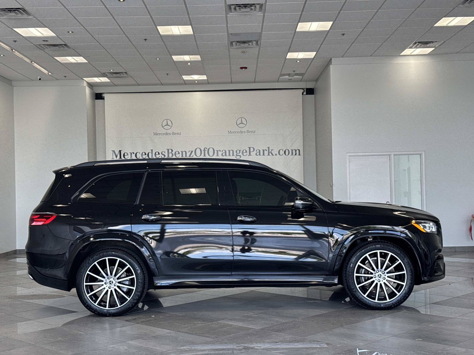 Certified 2024 Mercedes-Benz GLS 450 4MATIC image 3