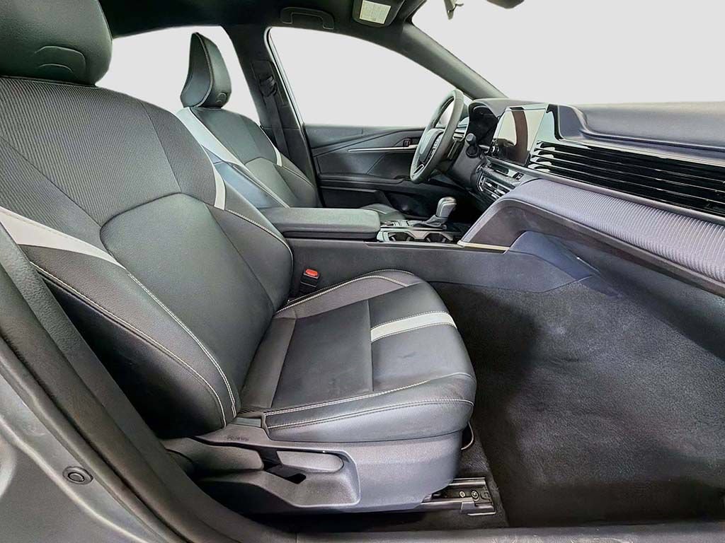 Used 2026 Toyota Camry SE FWD image 22