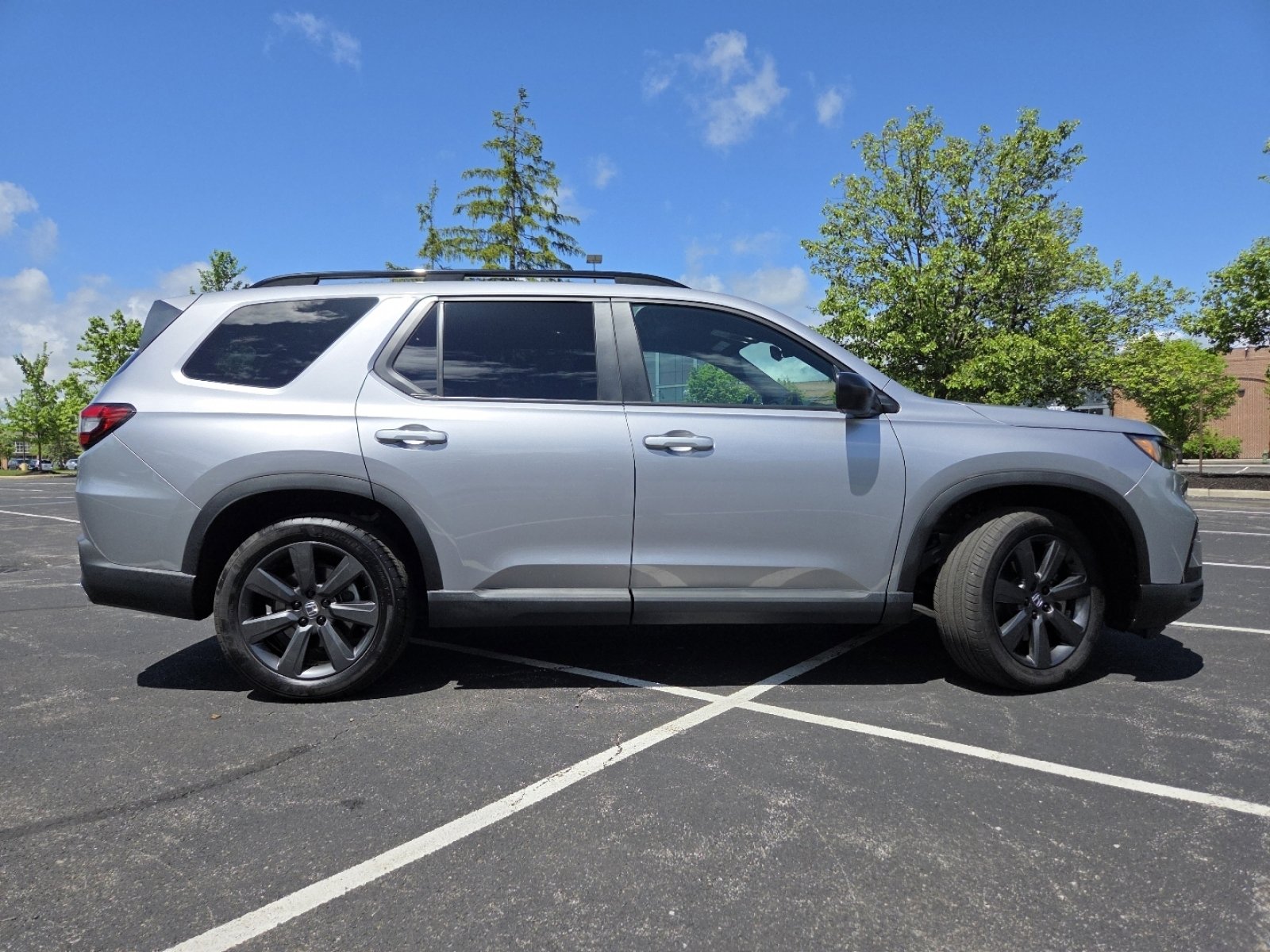 Certified 2025 Honda Pilot Sport image 23
