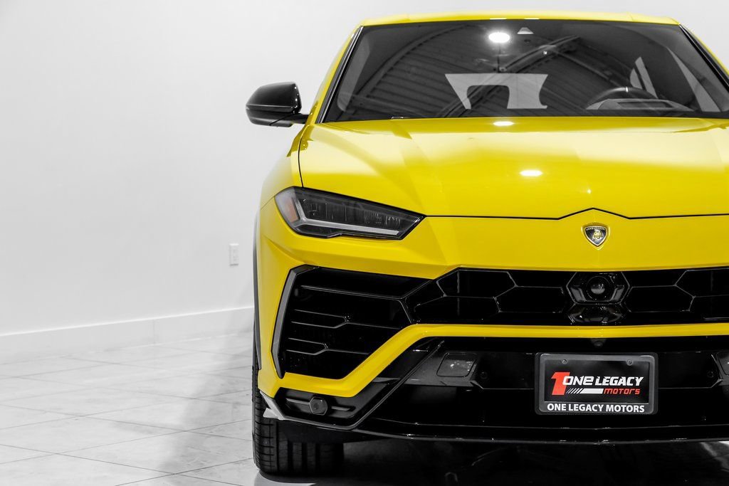Used 2022 Lamborghini Urus AWD/4WD image 41