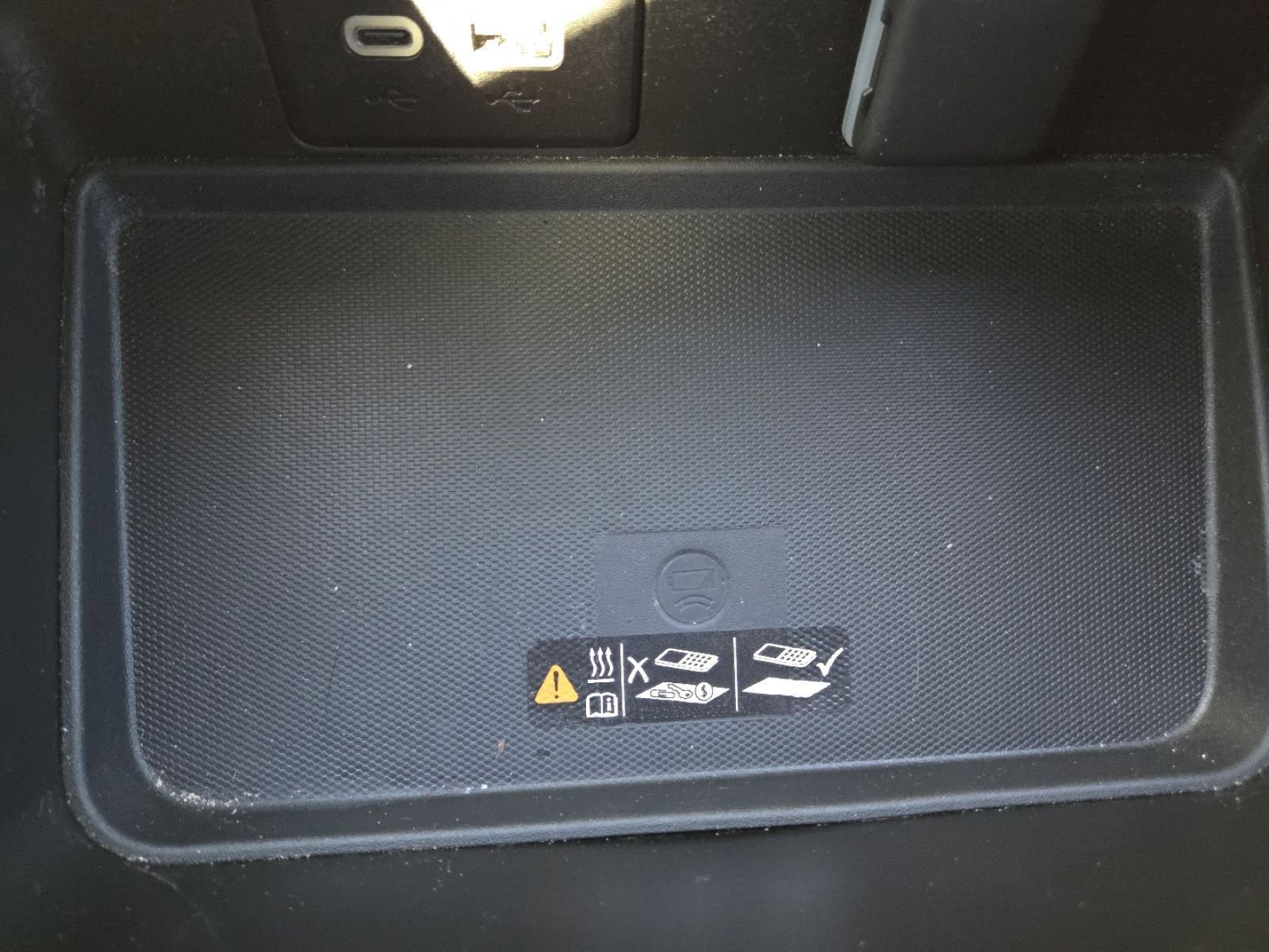 Used 2024 Chevrolet Suburban RST w/ Luxury Package image 34