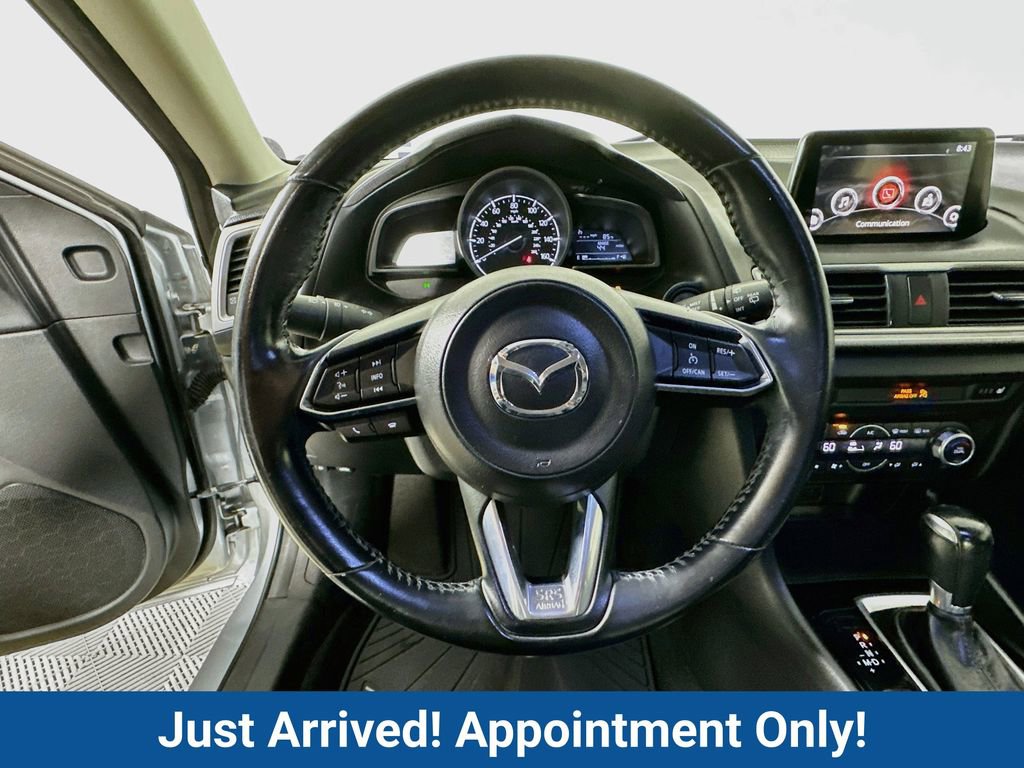Used 2018 MAZDA MAZDA3 Touring FWD image 13
