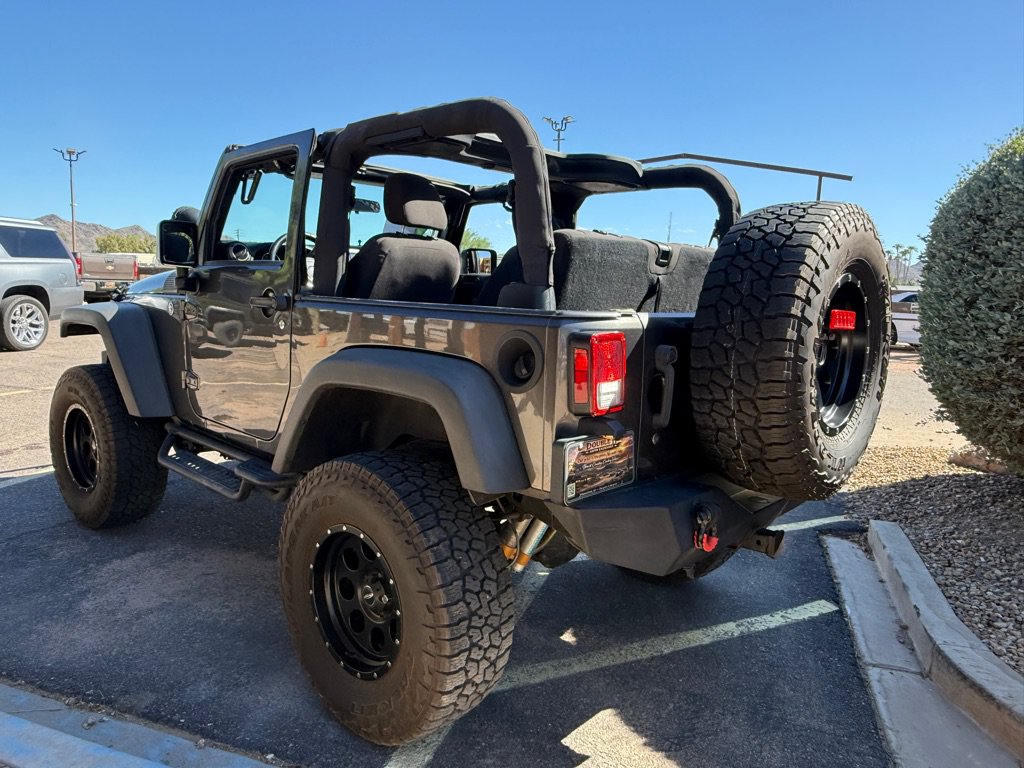 Used 2016 Jeep Wrangler Sport w/ Connectivity Group AWD/4WD image 9