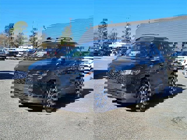 Used 2024 Toyota Corolla Cross LE image 25