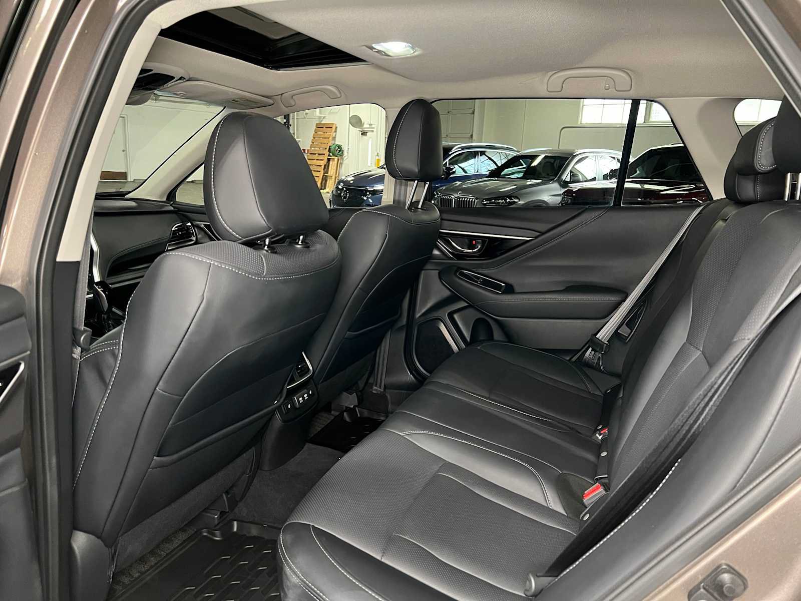 Used 2022 Subaru Outback Limited XT AWD/4WD image 19