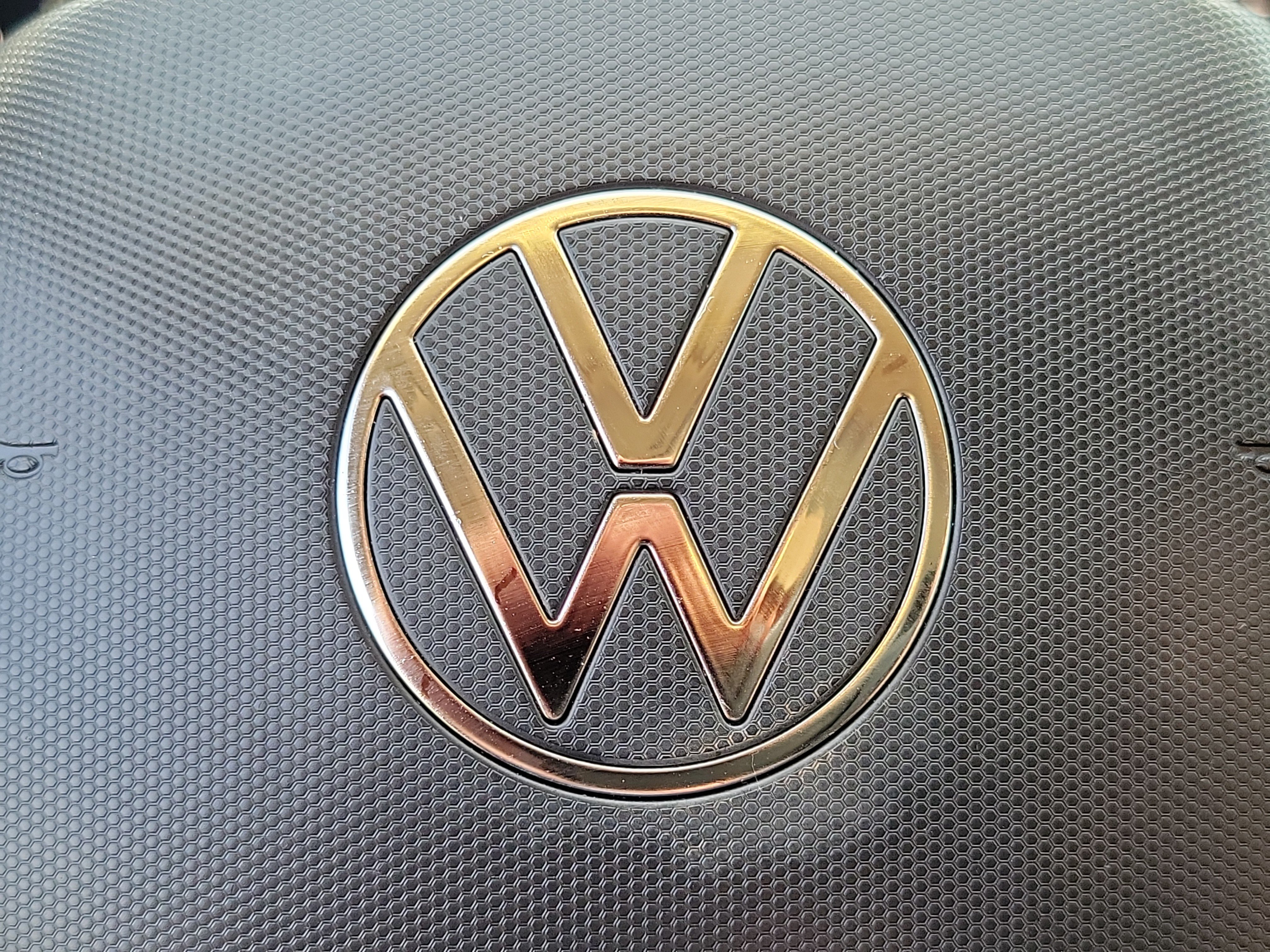 Used 2022 Volkswagen Tiguan SE FWD image 17