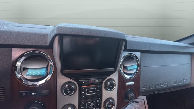 Used 2014 Ford F250 Lariat w/ Lariat Interior Package AWD/4WD image 16