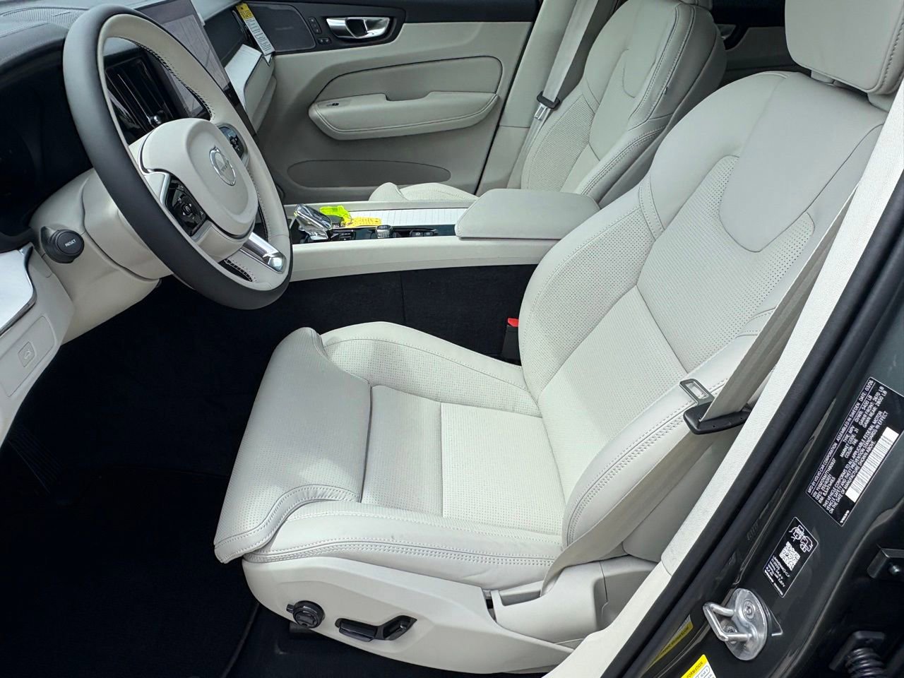 New 2026 Volvo XC60 B5 Ultra AWD/4WD image 17