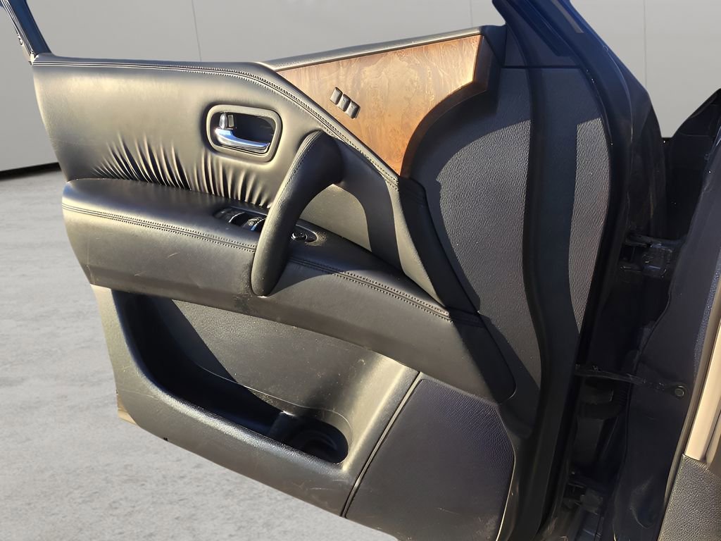 Used 2021 Nissan Armada SL w/ Captain's Chairs Package image 18