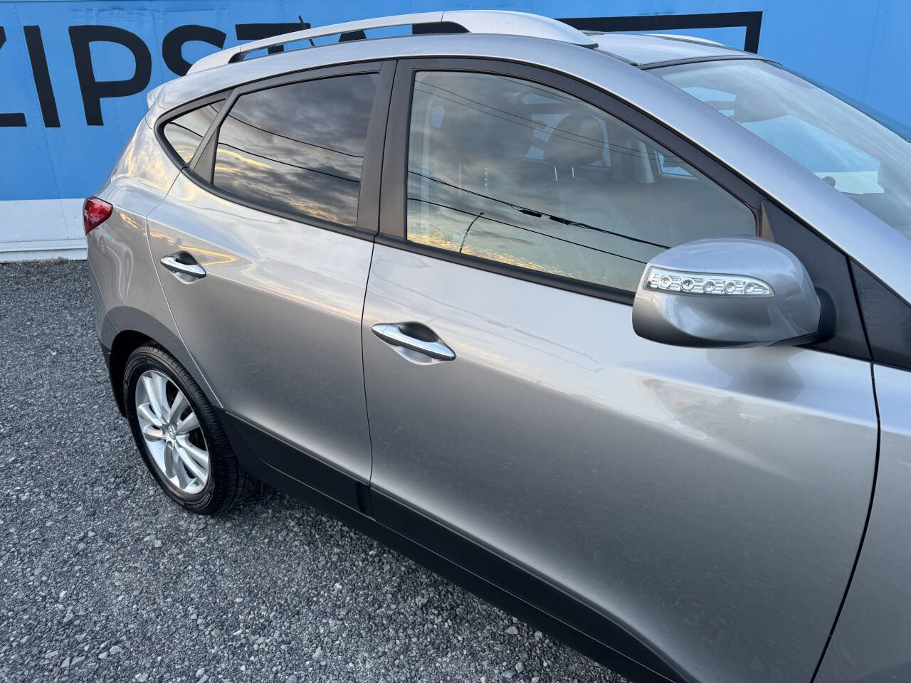 Used 2011 Hyundai Tucson Limited image 9