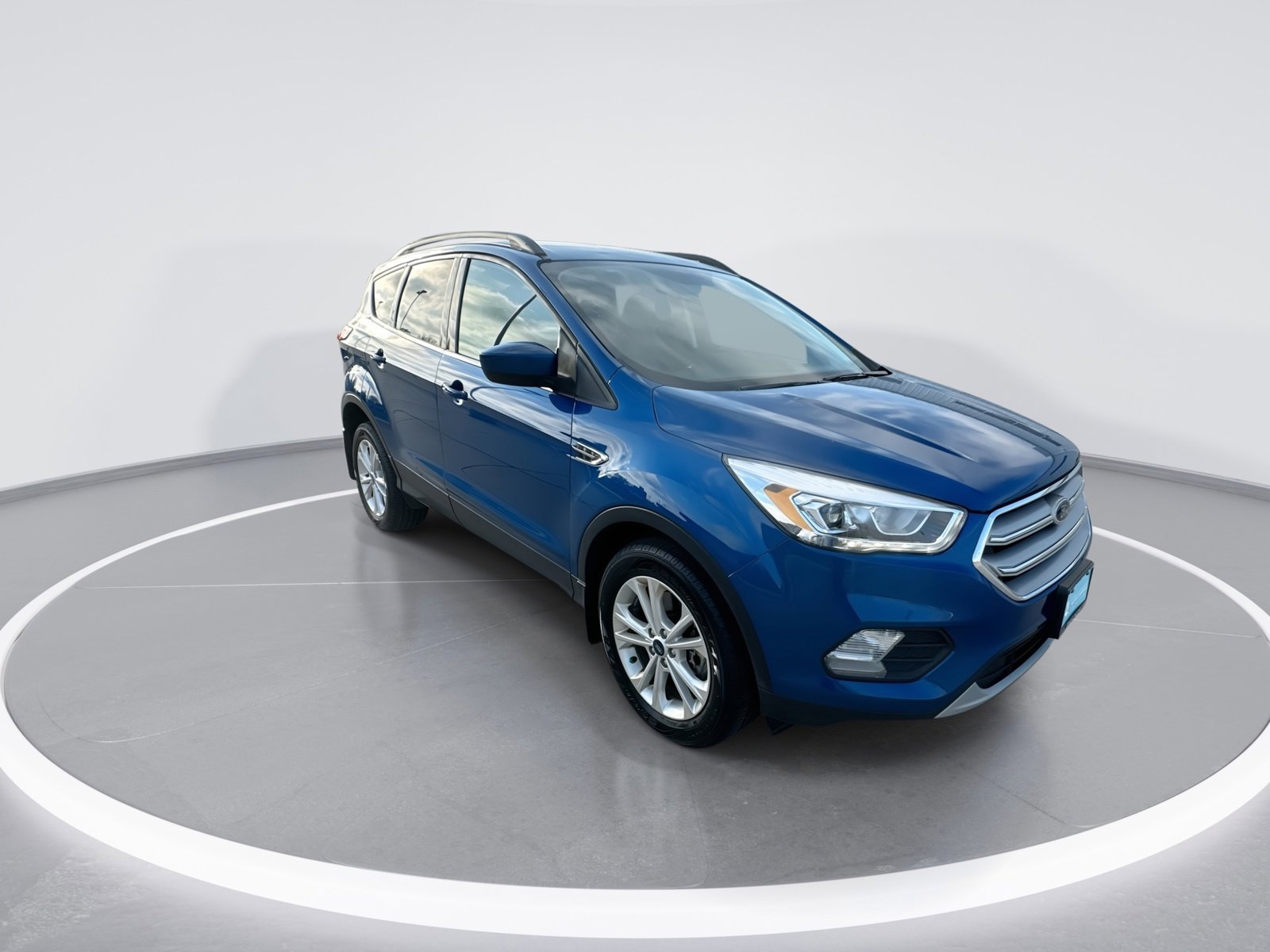 Used 2019 Ford Escape SEL AWD/4WD image 2