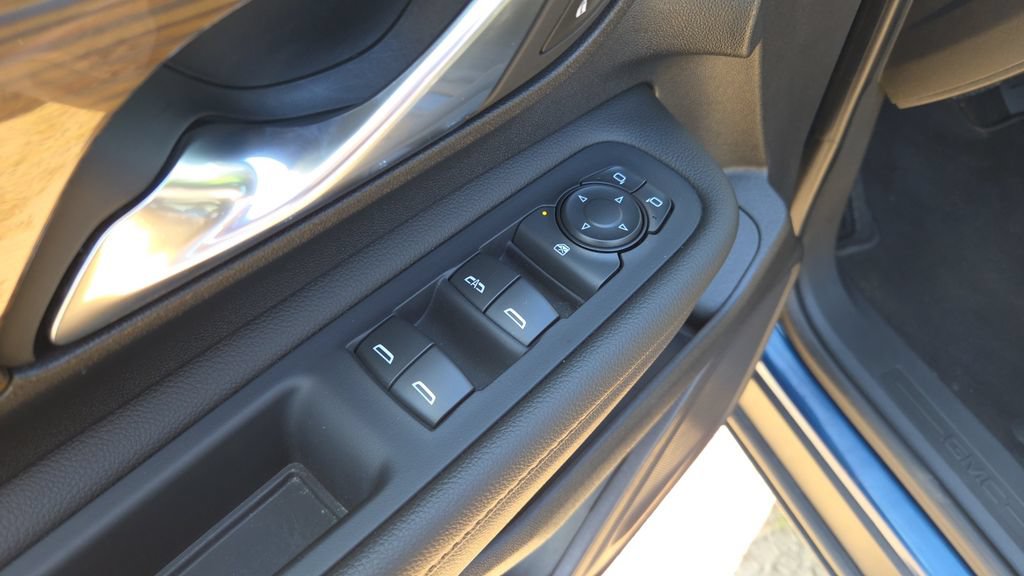 Used 2020 GMC Terrain SLE FWD image 6
