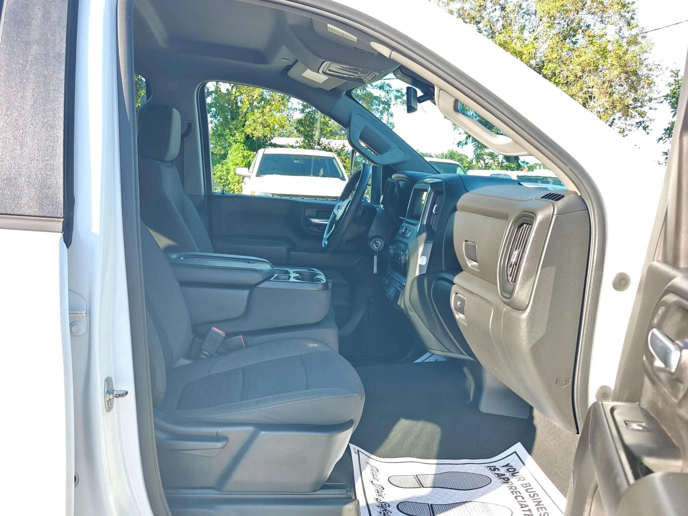 Used 2022 Chevrolet Silverado 2500 Custom w/ Custom Value Package AWD/4WD image 13
