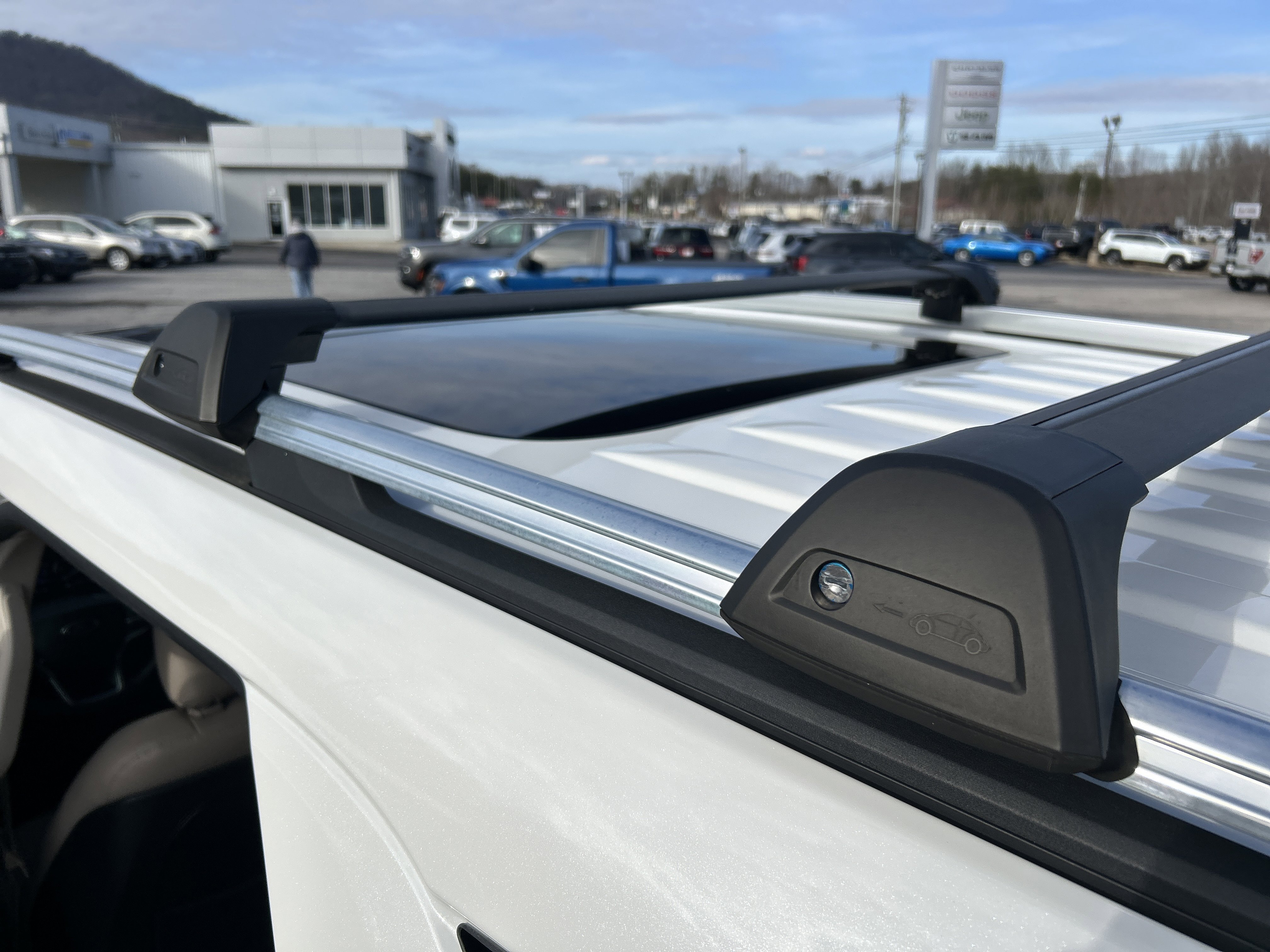 Used 2020 Ford Explorer Limited image 33