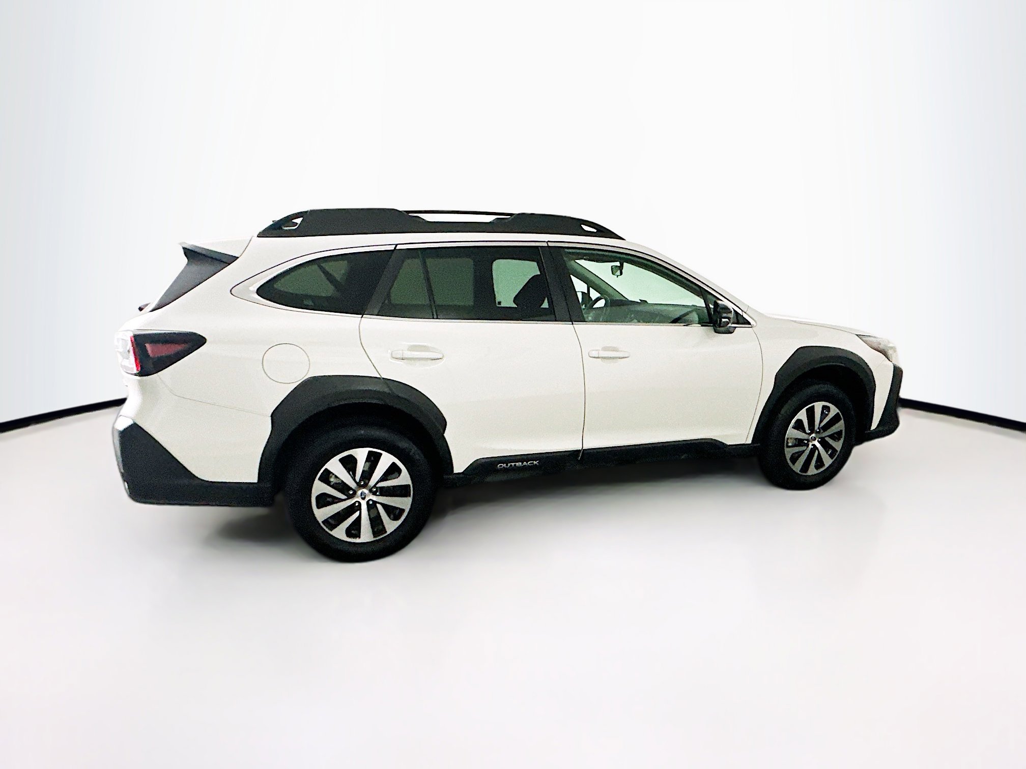 Used 2025 Subaru Outback Premium image 9