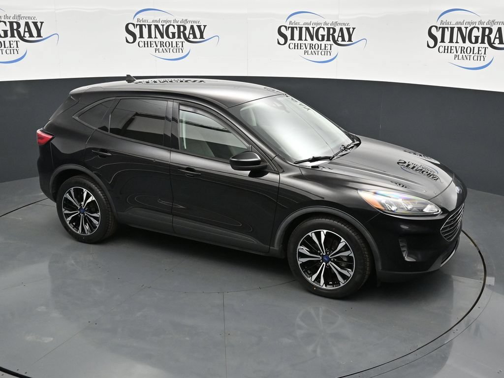 Used 2022 Ford Escape SE w/ SE Sport Appearance Package FWD image 18
