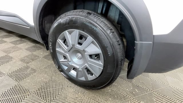 Used 2025 Nissan Kicks S FWD image 14