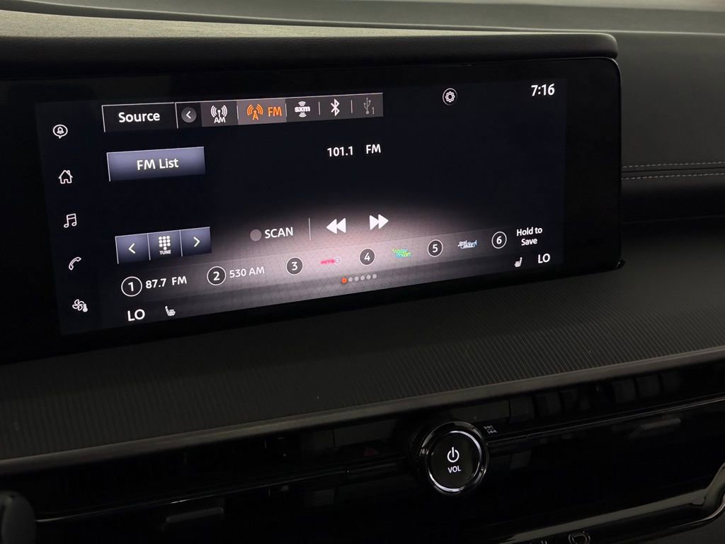 Used 2025 Nissan Murano SV FWD image 18