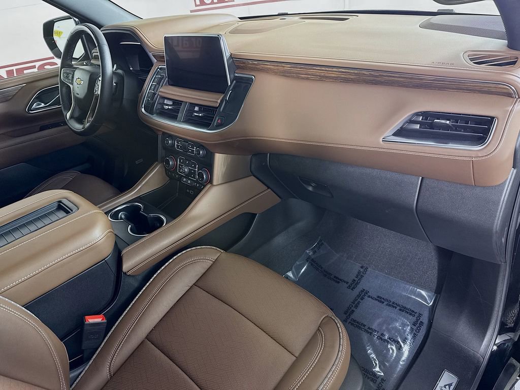 Used 2024 Chevrolet Suburban High Country w/ Advanced Technology Package AWD/4WD image 34