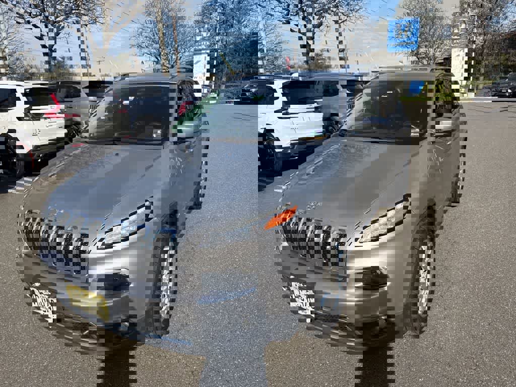 Used 2015 Jeep Cherokee Limited image 5