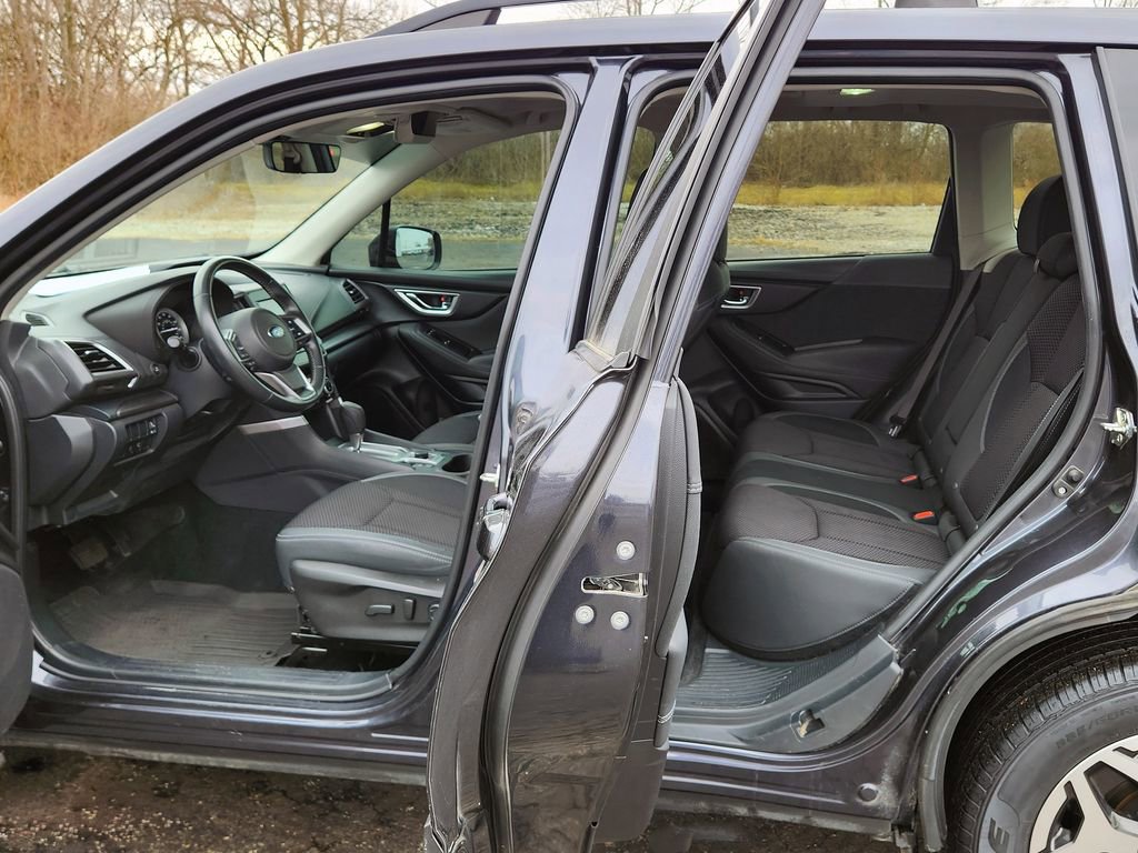Used 2019 Subaru Forester Premium AWD/4WD image 9