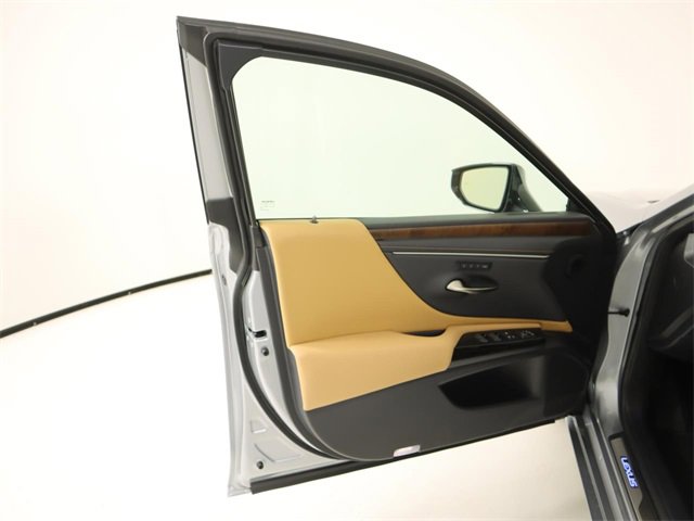 New 2025 Lexus ES 300h w/ Premium Package image 10
