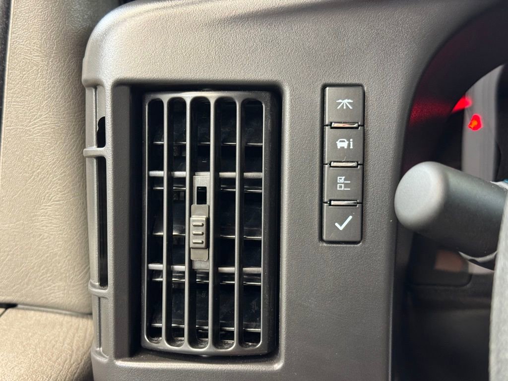 New 2025 GMC Savana 2500 image 21