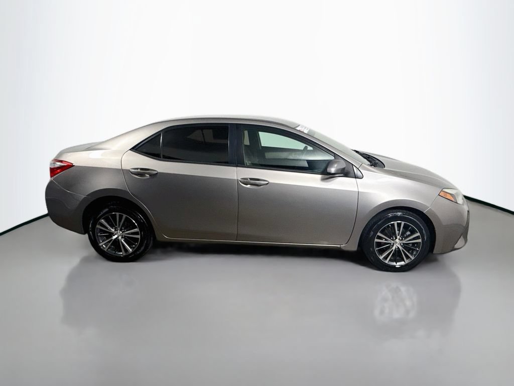 Used 2016 Toyota Corolla LE FWD image 8