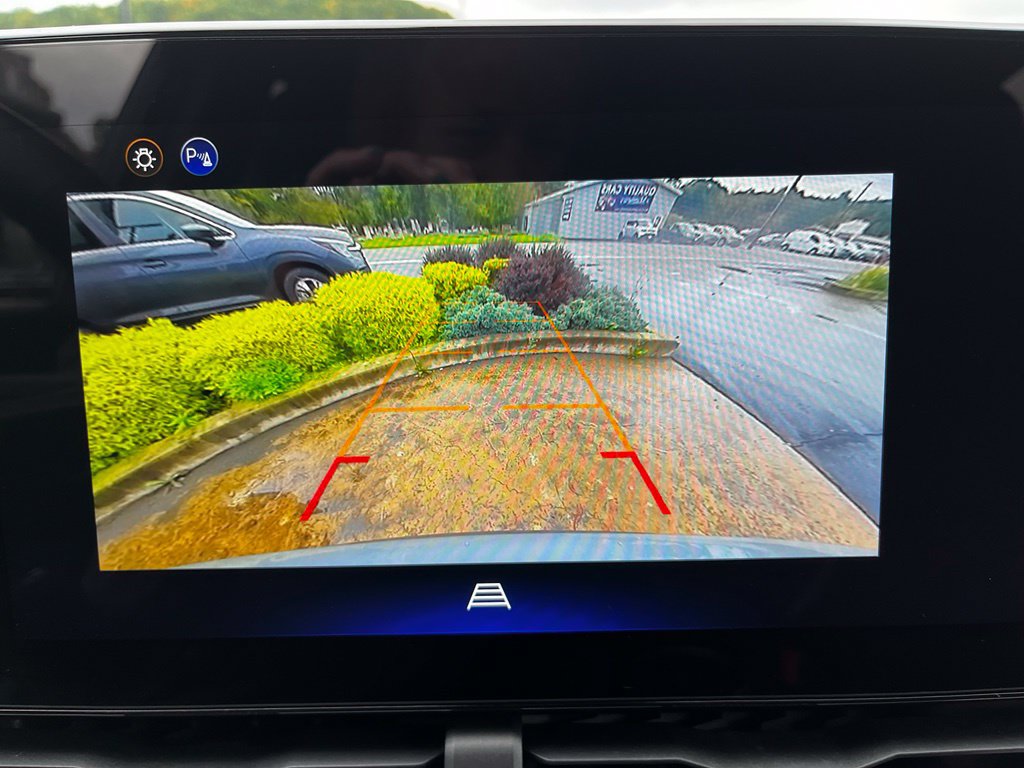 Used 2025 Chevrolet Equinox LT AWD/4WD image 17