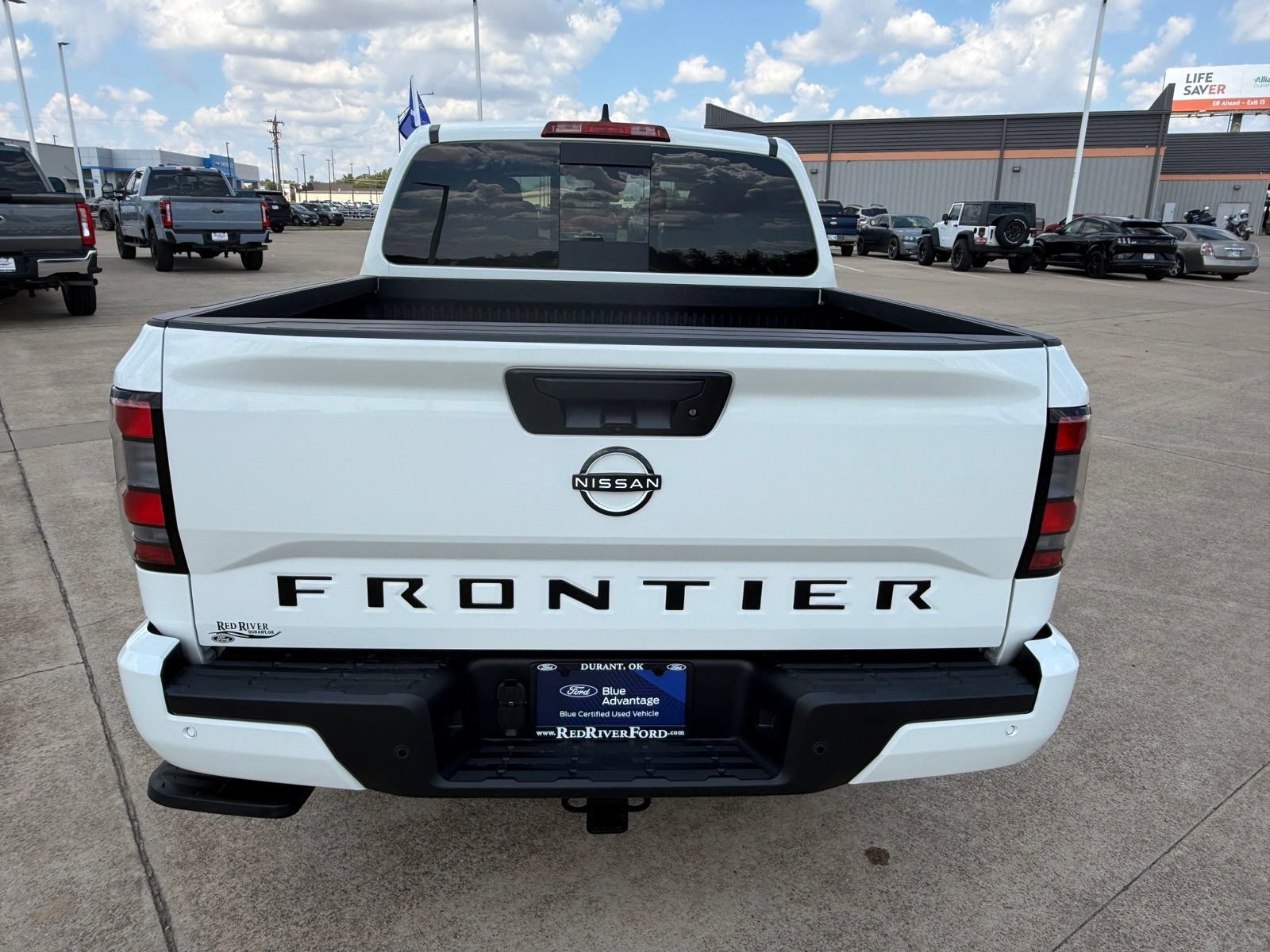 Used 2026 Nissan Frontier SV w/ Tow Package RWD image 6