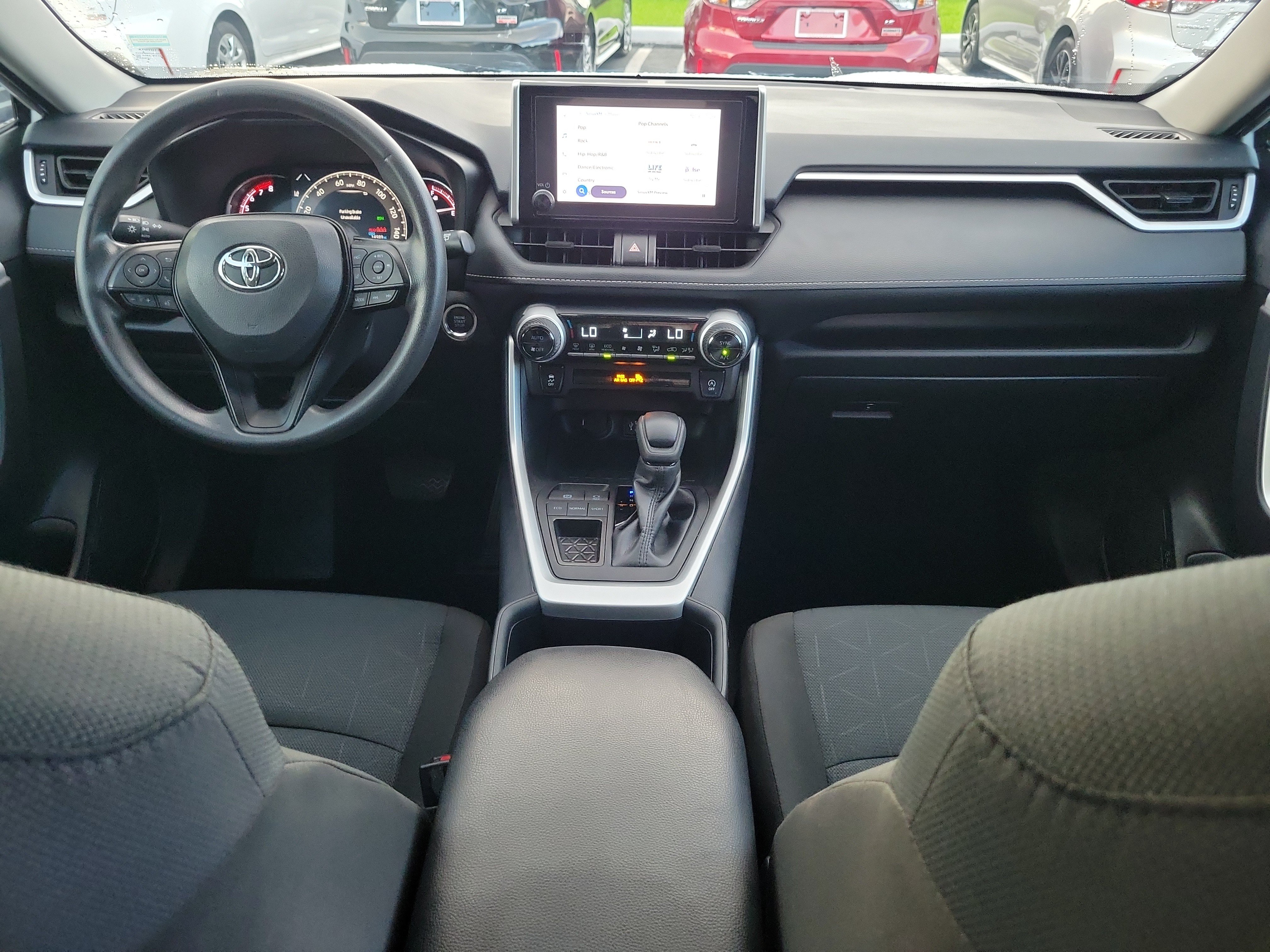 Used 2025 Toyota RAV4 XLE w/ Convenience Package FWD image 16