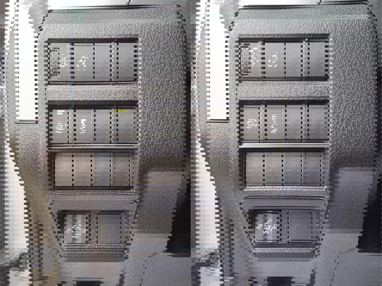 Certified 2025 Toyota Tacoma SR5 image 16