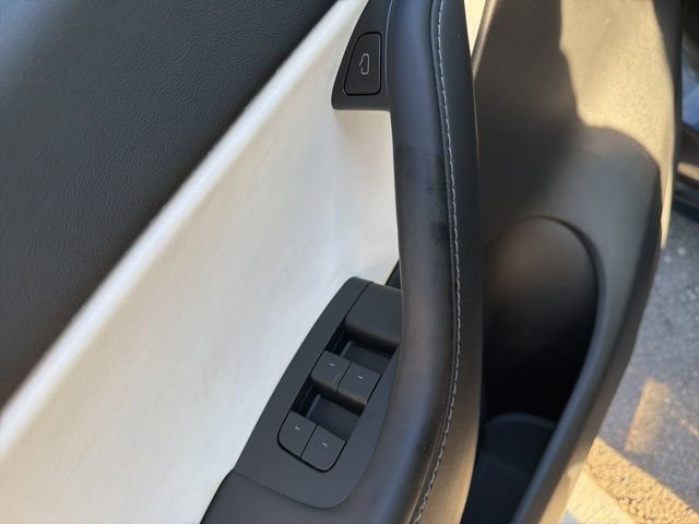 Used 2022 Tesla Model Y Performance AWD/4WD image 22