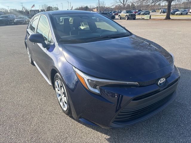 Used 2025 Toyota Corolla LE image 7