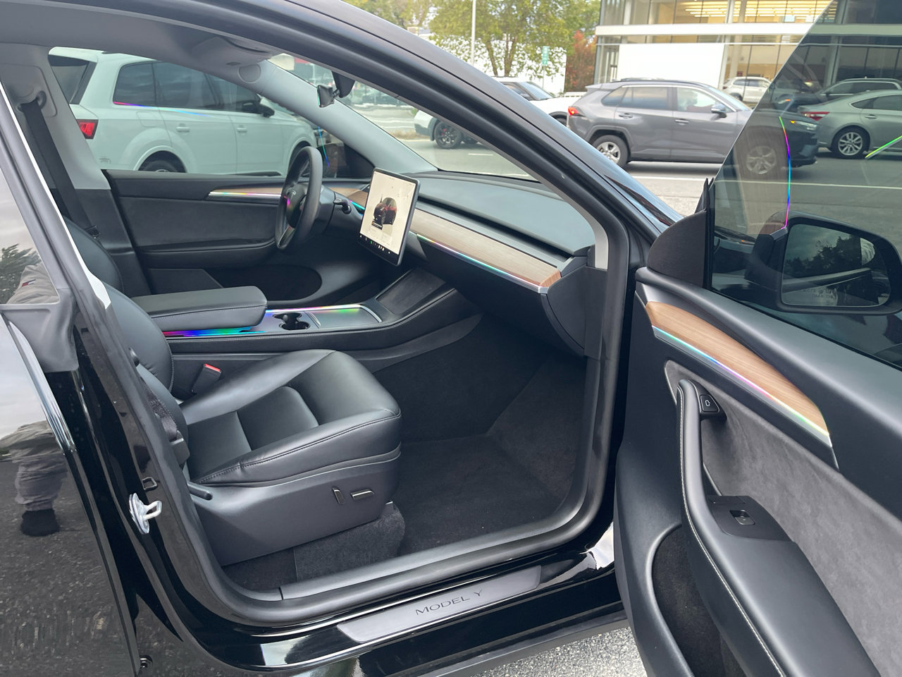 Used 2024 Tesla Model Y Long Range image 32