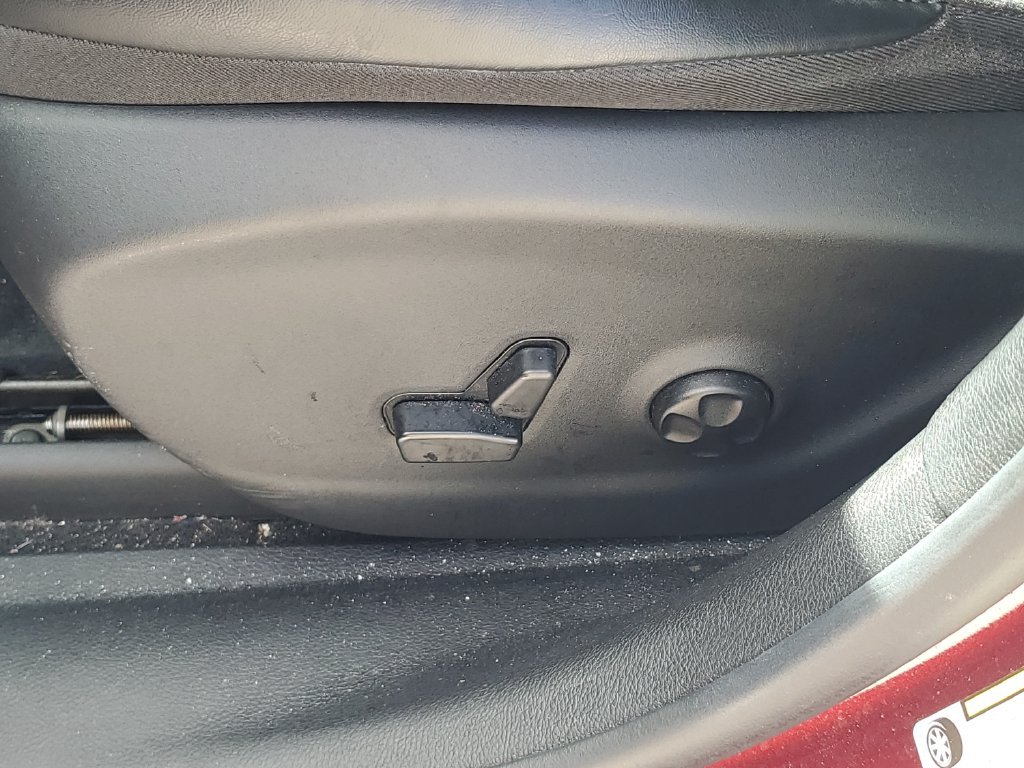 Used 2019 Jeep Cherokee Limited AWD/4WD image 16