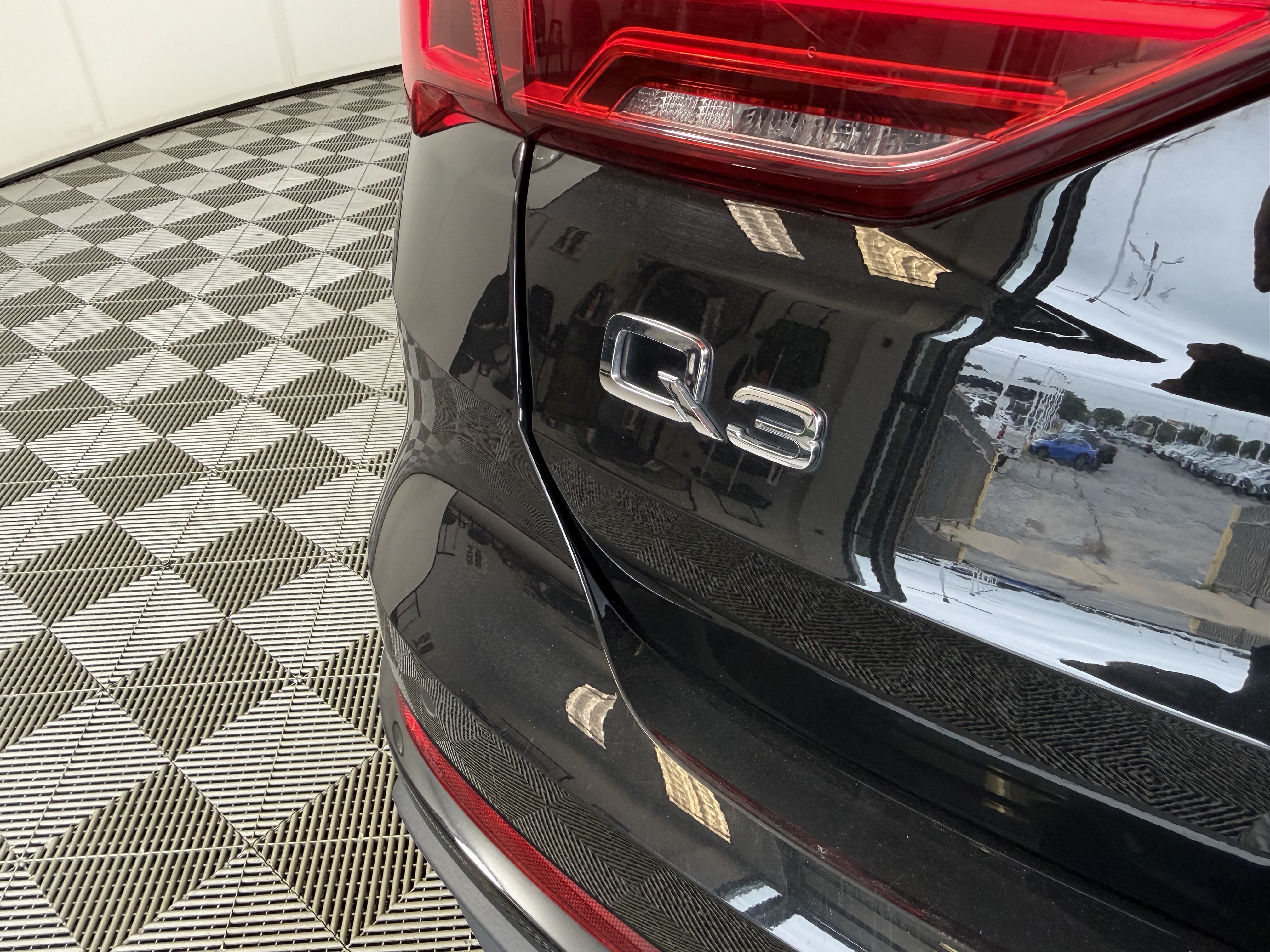 Used 2025 Audi Q3 2.0T Premium AWD/4WD image 15
