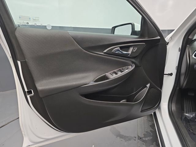 Used 2017 Chevrolet Malibu LT image 24