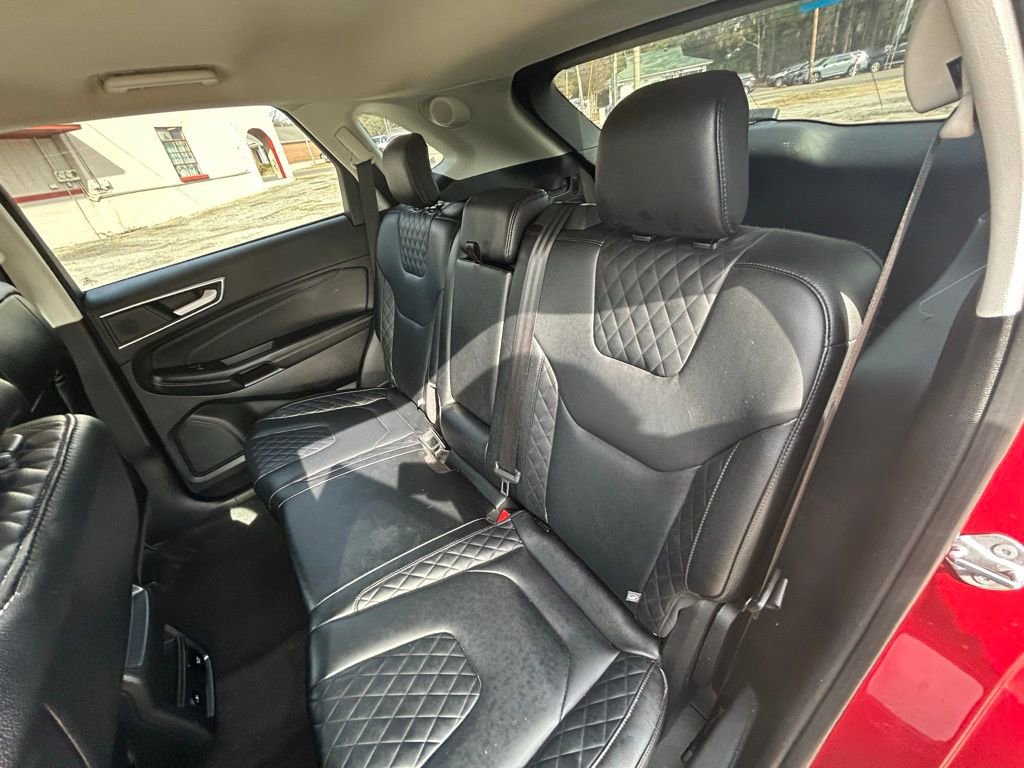 Used 2024 Ford Edge Titanium image 18