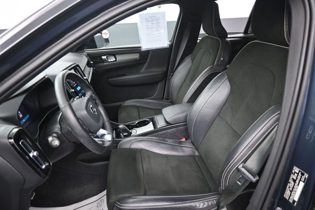 Used 2022 Volvo XC40 P8 Recharge Plus AWD/4WD image 19