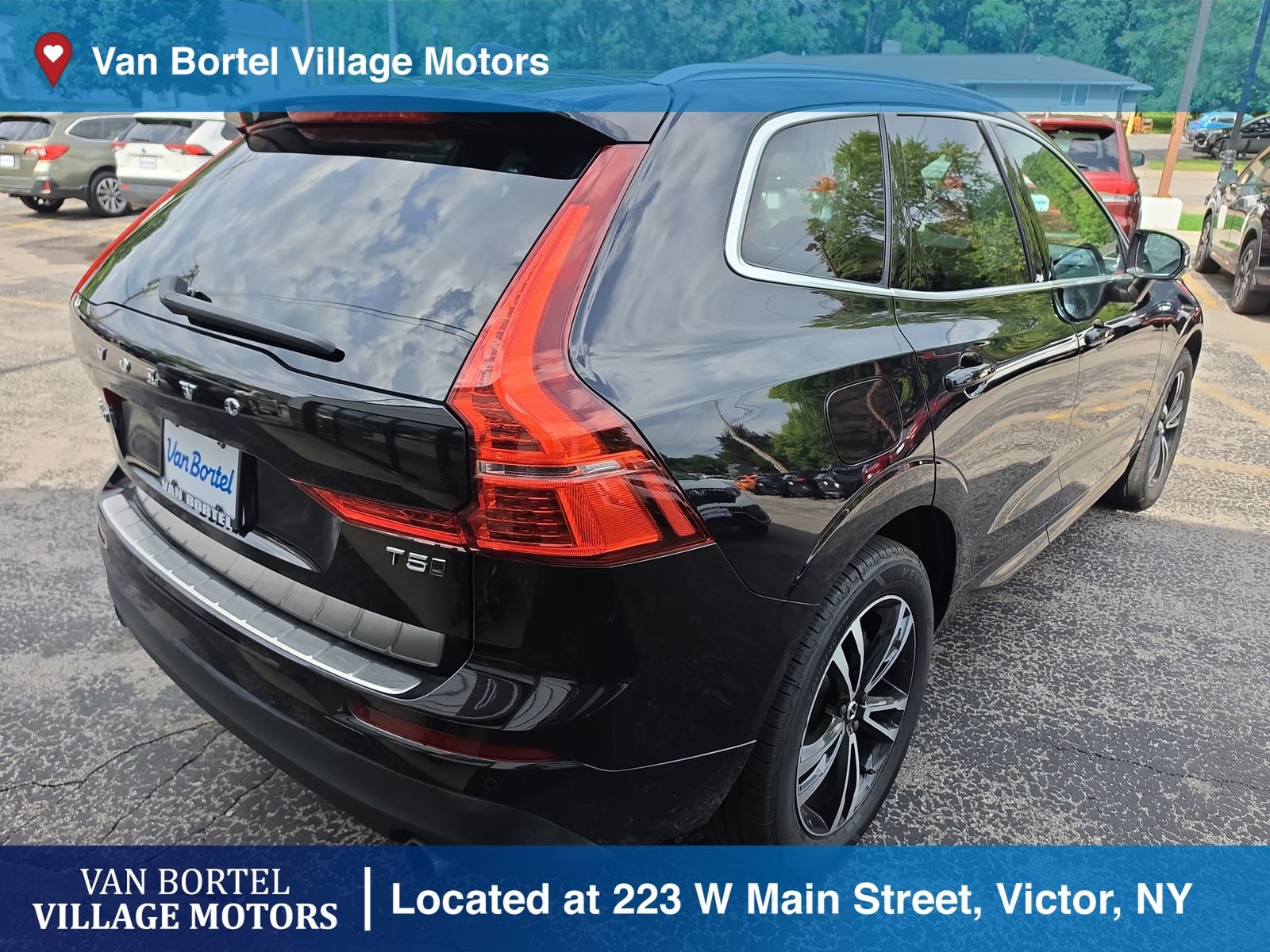 Used 2020 Volvo XC60 T5 Momentum w/ Protection Package Premier AWD/4WD image 5
