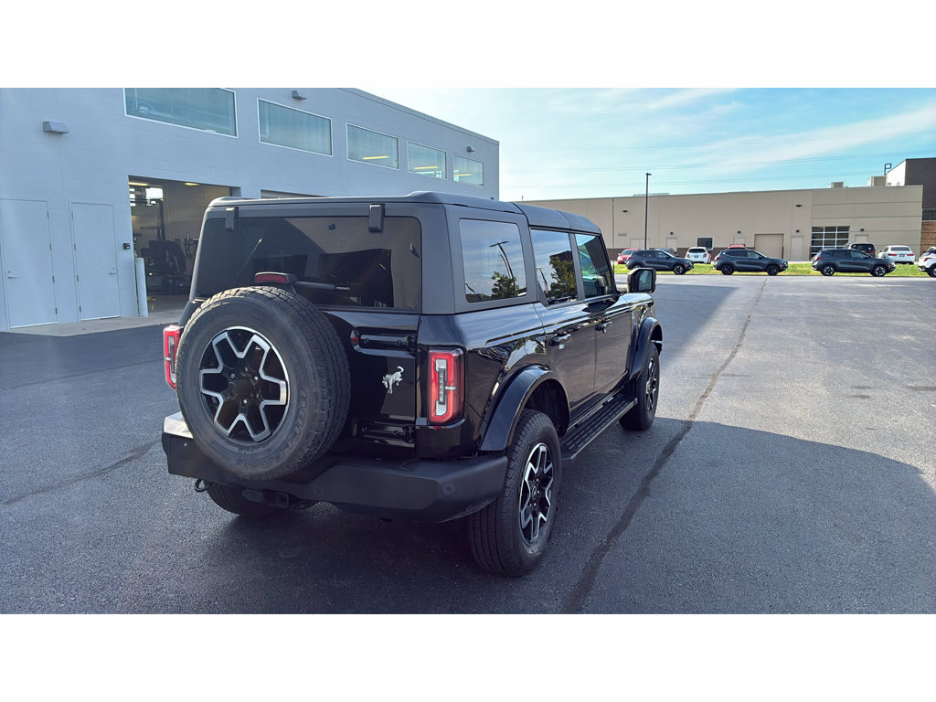 Used 2022 Ford Bronco Outer Banks AWD/4WD image 7