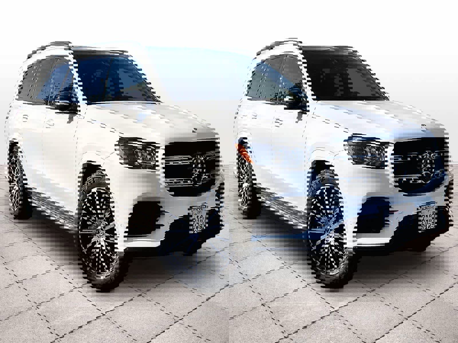 Used 2022 Mercedes-Benz GLS 450 4MATIC image 2