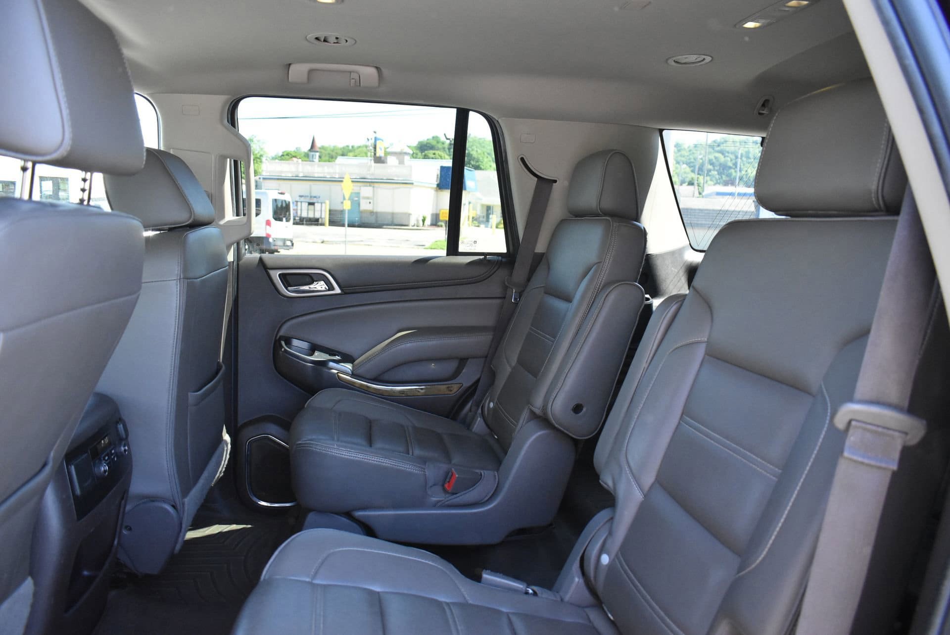 Used 2017 GMC Yukon Denali AWD/4WD image 16